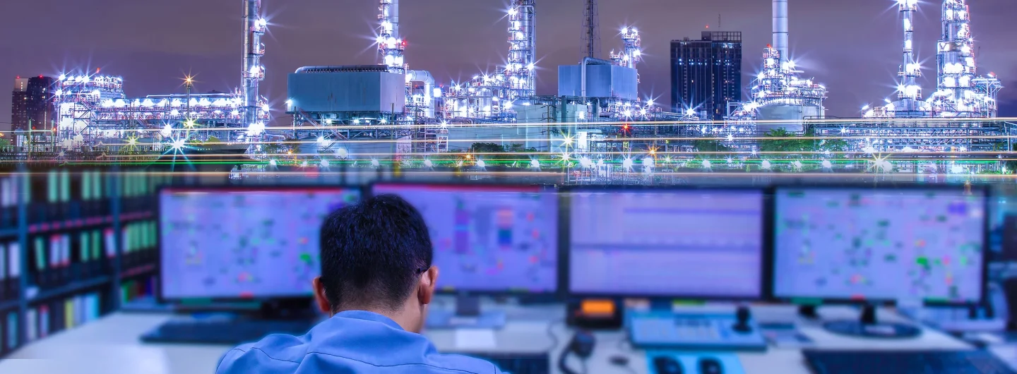 16x9-oil-refinery-control-monitors-SHS-1489100678.2400